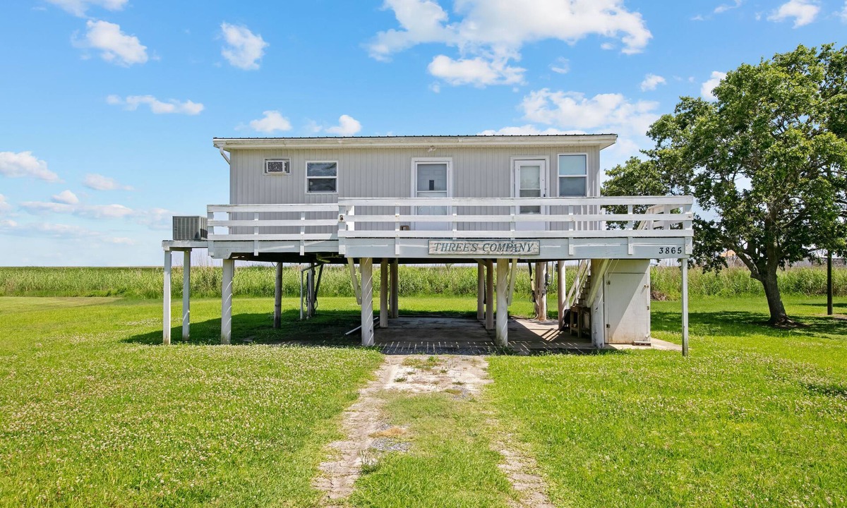 Cypremort Point Cottage | Cottage Near The Bay!