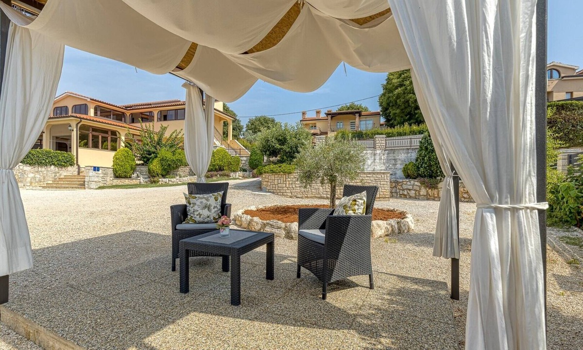 Musalez Apartment | Cottage Nilda with Terrace
