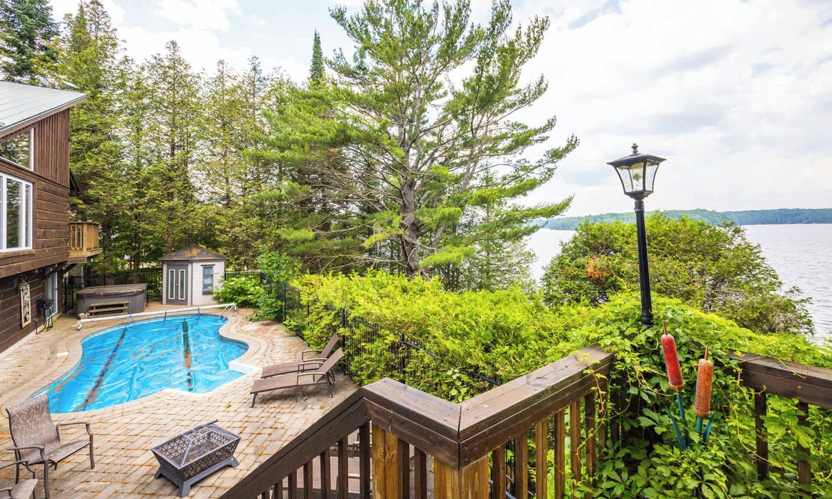 North Kawartha House | Cottage on Chandos Lake w Pool & Hot Tub!