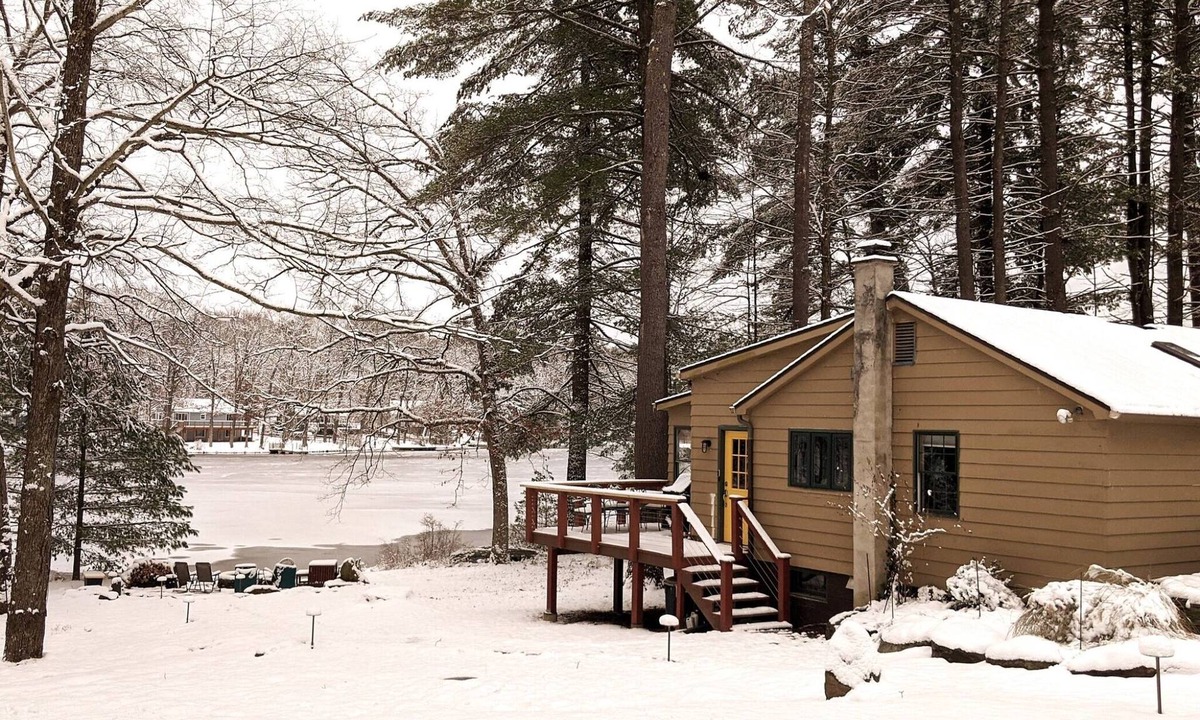 White Mills Cottage | Cottage on House Pond