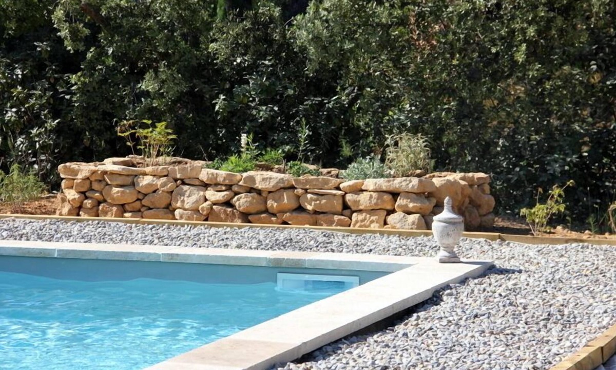 Jouques House | Cottage on property