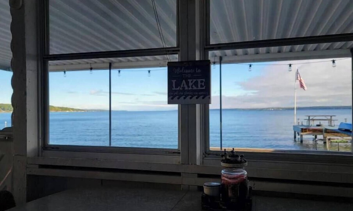 Town of Torrey Cottage | Cottage on Seneca Lake Shoreline