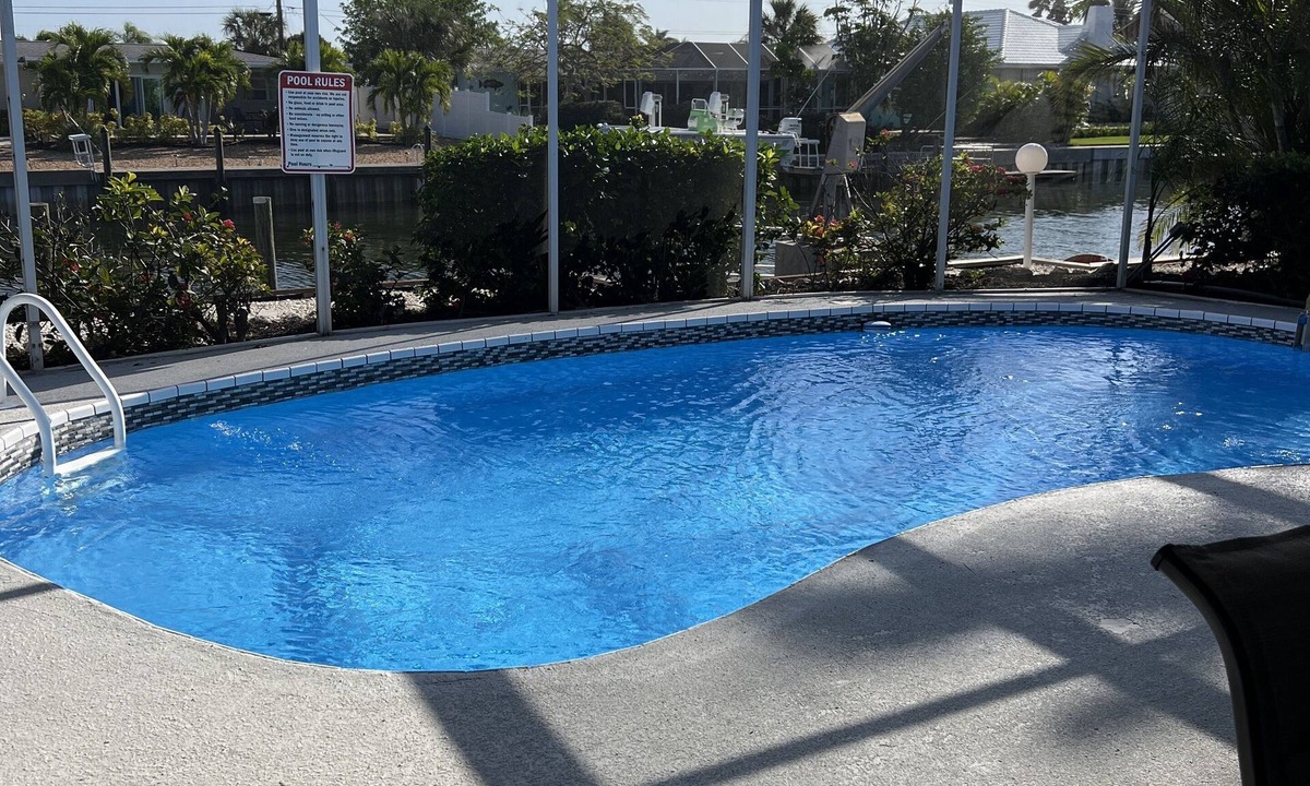 Whitney Beach House | Cottage on the canal