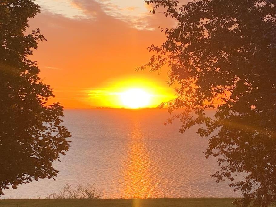 Springfield House | Cottage on the Lake