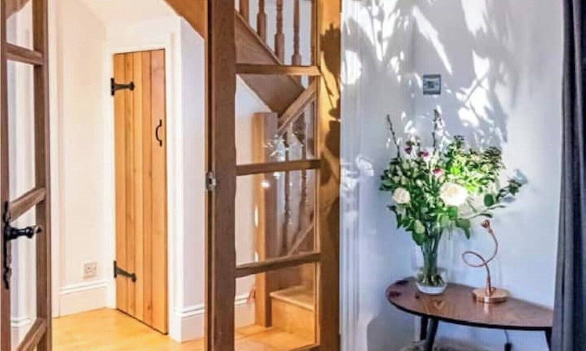 Ockbrook Cottage | Cottage-outdoor bar-fire pit-PETS NEC