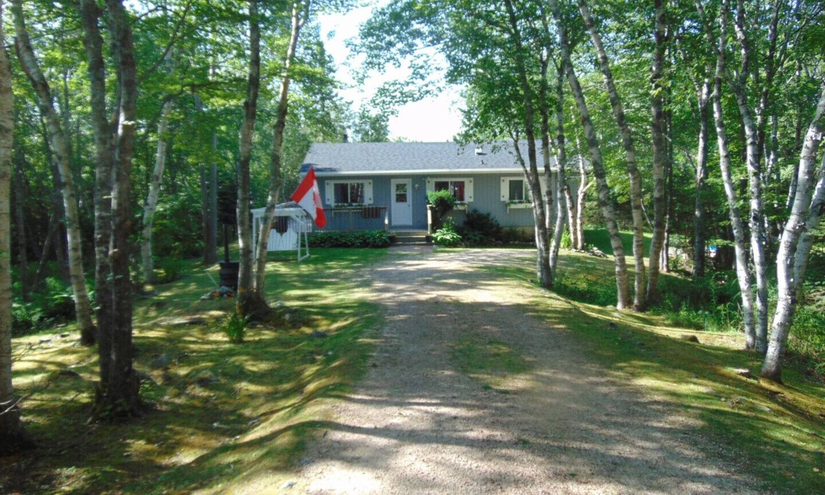 Hunts Point Cottage | Cottage property Whitepoint Estates