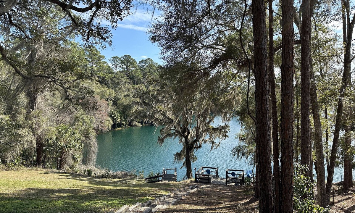 Dunnellon Cottage | Cottage retreat at Blue Cove on the Rainbow River
