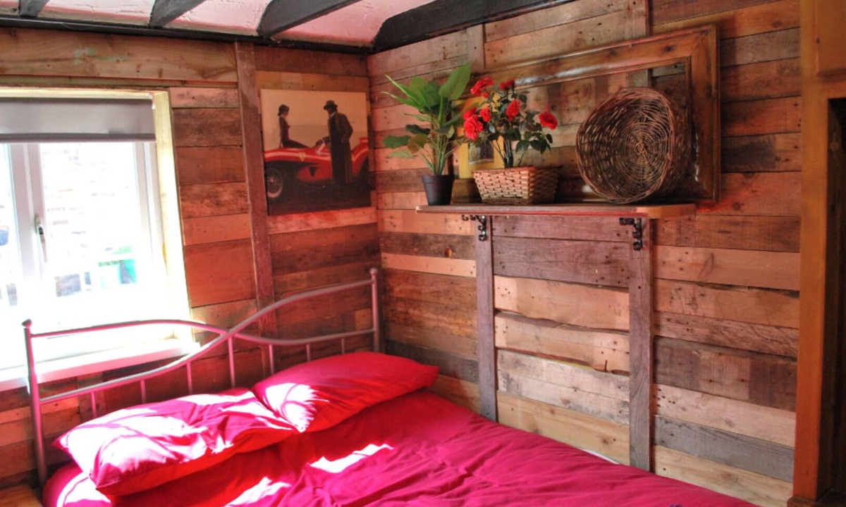 Yarm Cottage | COTTAGE SLEEPING 4 HAYSTACK/HAYLOFT NEXT TO FOX COVERT PUB YARM