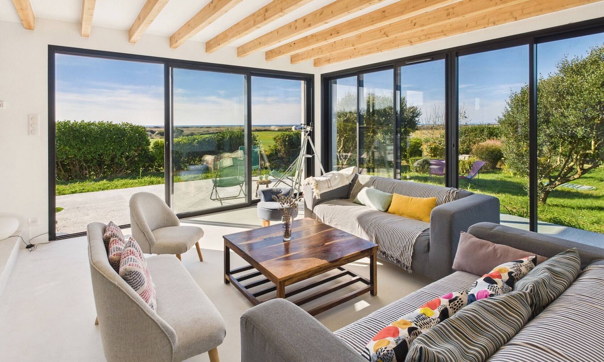 Treguennec House | Cottage- Sleeps 10 - Sea view