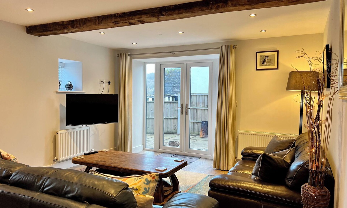 Staunton Cottage | Cottage - Sleeps 6 - Garden & Parking