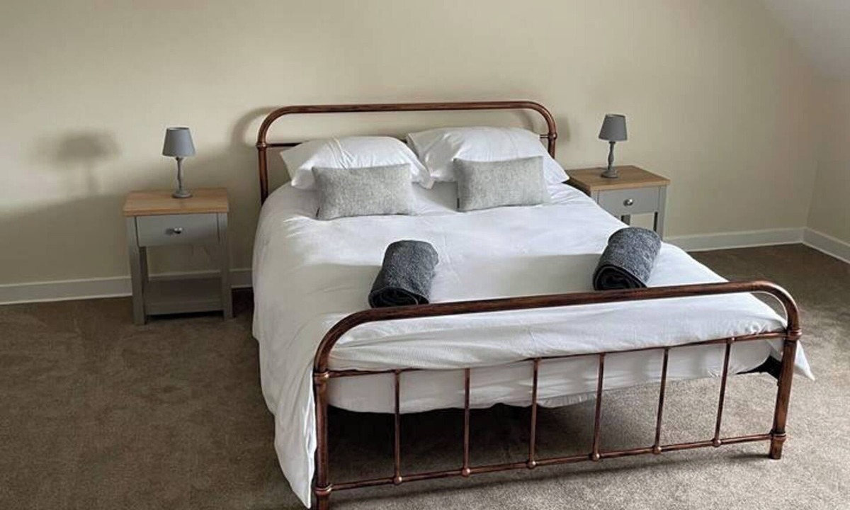 Old Bewick House | Cottage - Sleeps 6 - Garden - Parking