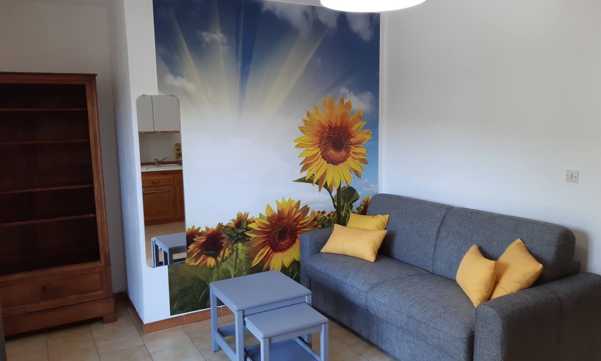 Pont-Saint-Esprit Apartment | Cottage SOLEIL on a French vacation farm in Provence