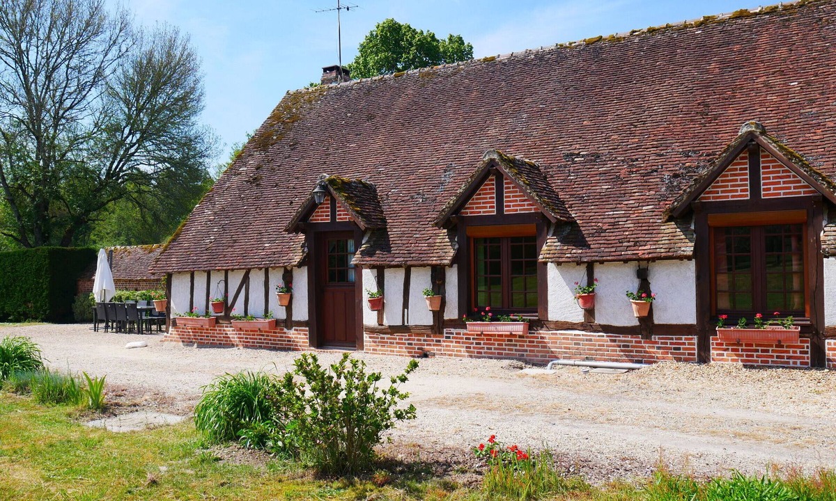 Ligny-le-Ribault Cottage | Cottage Sologne with private pond view, fishing, near Chambord