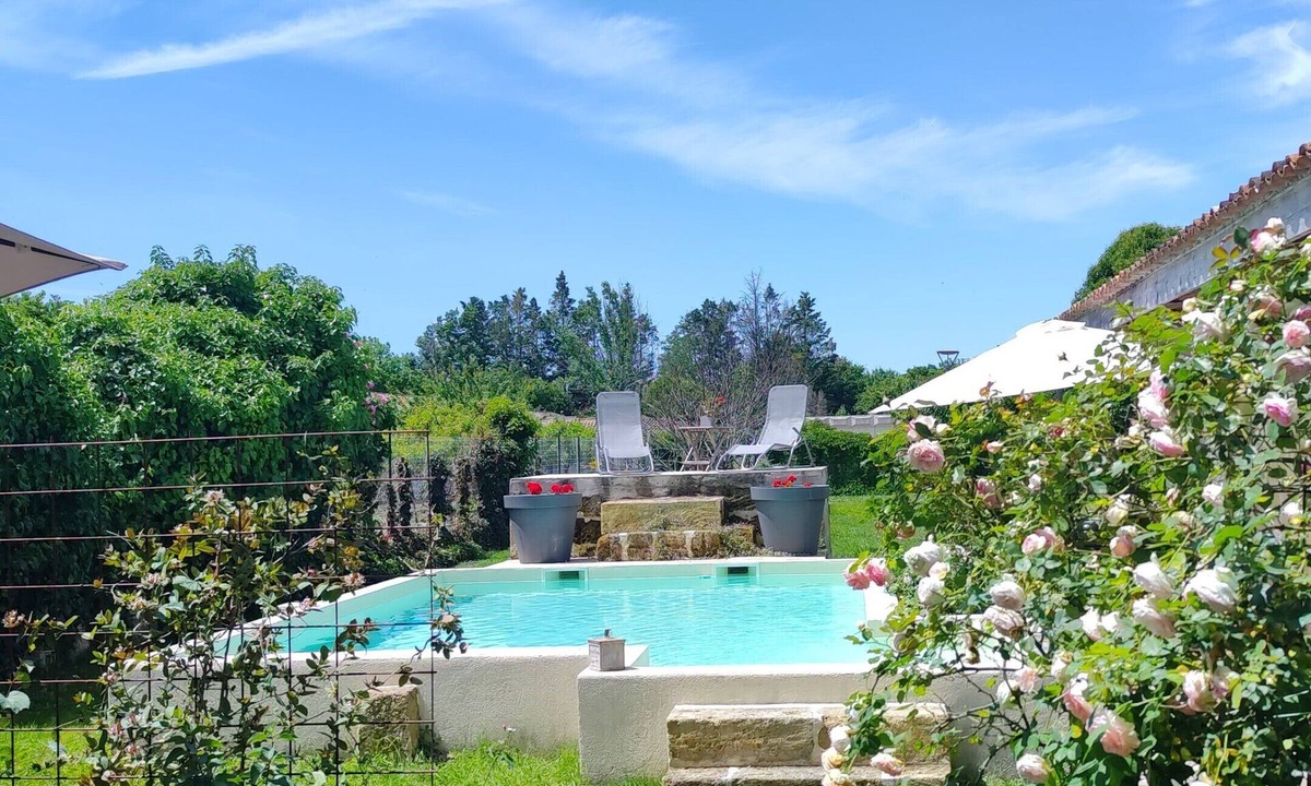 Sainte-Terre House | cottage swimming pool 8km st emilion