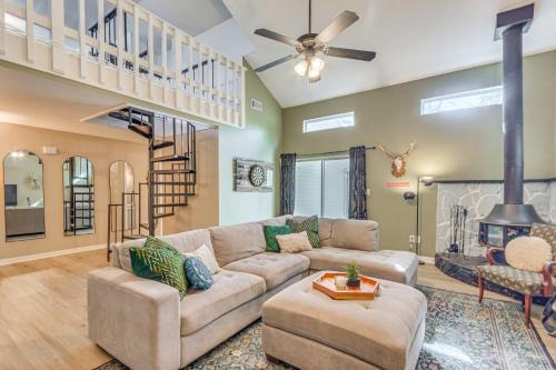 Shalimar House | Cottage Vibes in Shalimar! Pet-Friendly Townhome