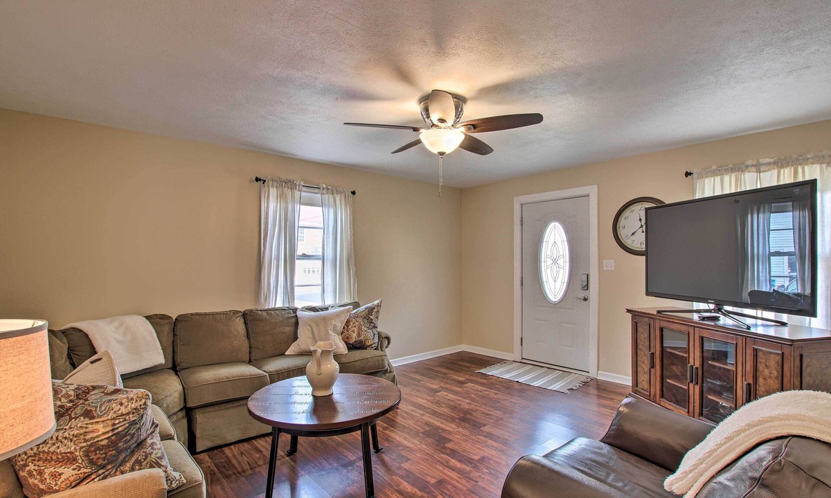 Ste Genevieve Cottage | Cottage w/Yard, Walk to Historic Attractions