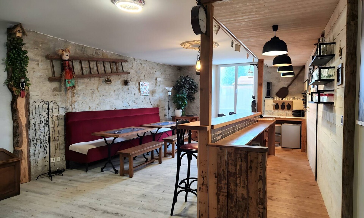 Etreval Cottage | Cottage with Bar, Pizza Oven, and Farm Visit