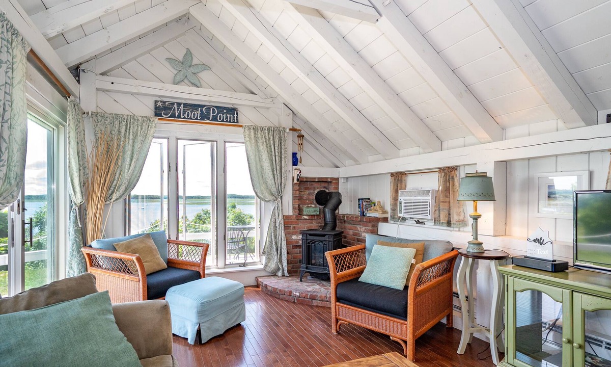 Great Neck Cottage | Cottage with Direct Water Access!