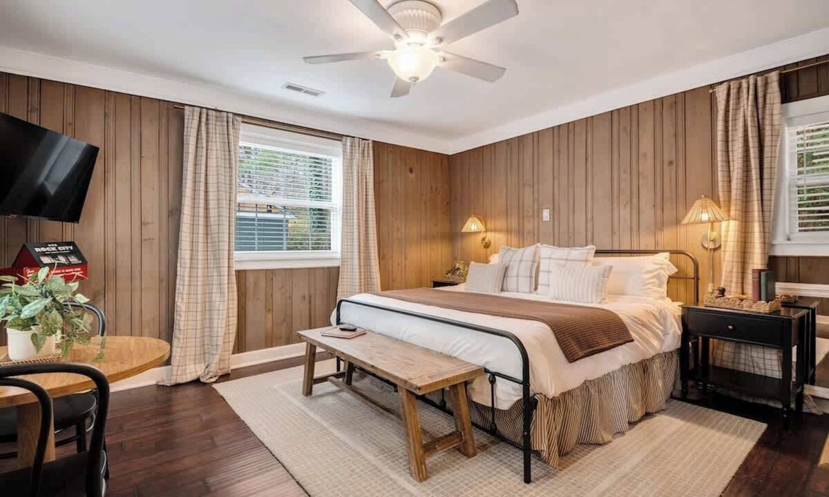 Lookout Mountain Cottage | Cottage with Free Breakfast