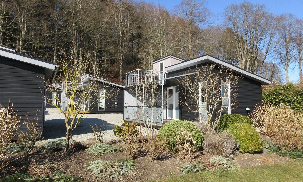 Ronbjerg House | Cottage with panoramic views of the Limfjord and Legind Mountains.