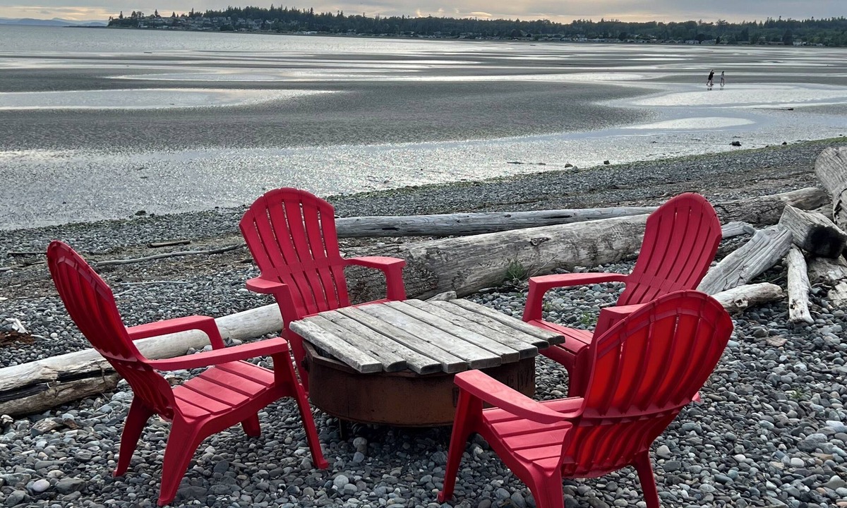 Birch Bay House | Cottage with Private Beach in Birch Bay