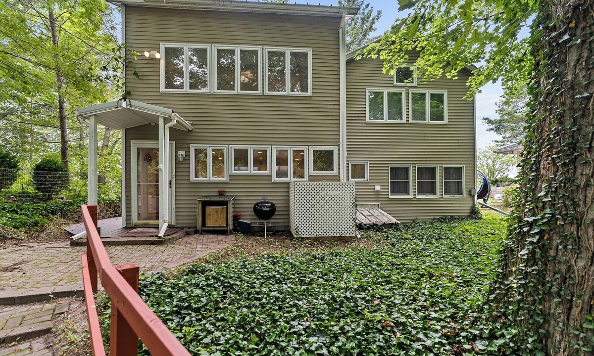 West Olive House | Cottage with Private Lake Access! Short distance to town