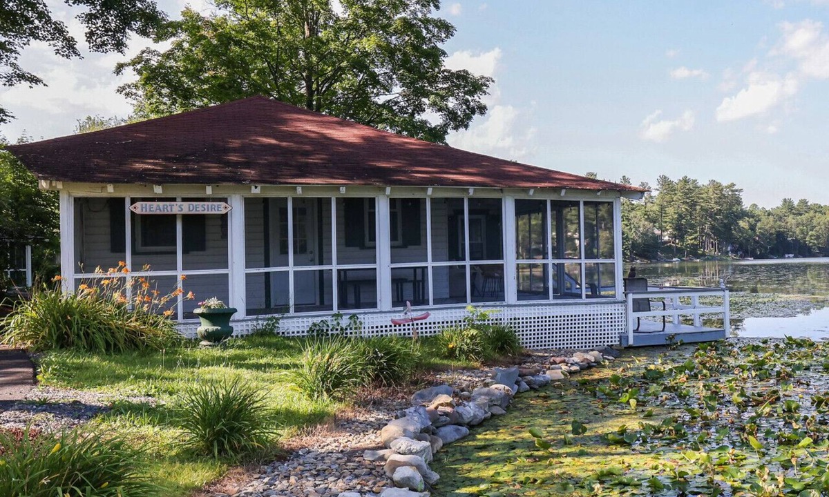 Saylorsburg House | Cottage with stunning lake views