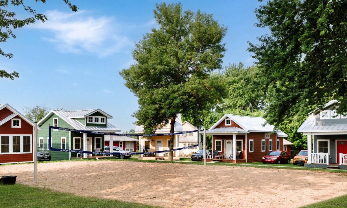 Okoboji House | Cottages inspired by the performing arts heritage of Okoboji Summer Theatre