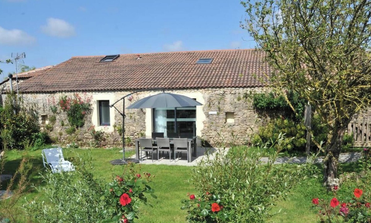 Soullans Cottage | Cottages with pets welcome - 12 guests