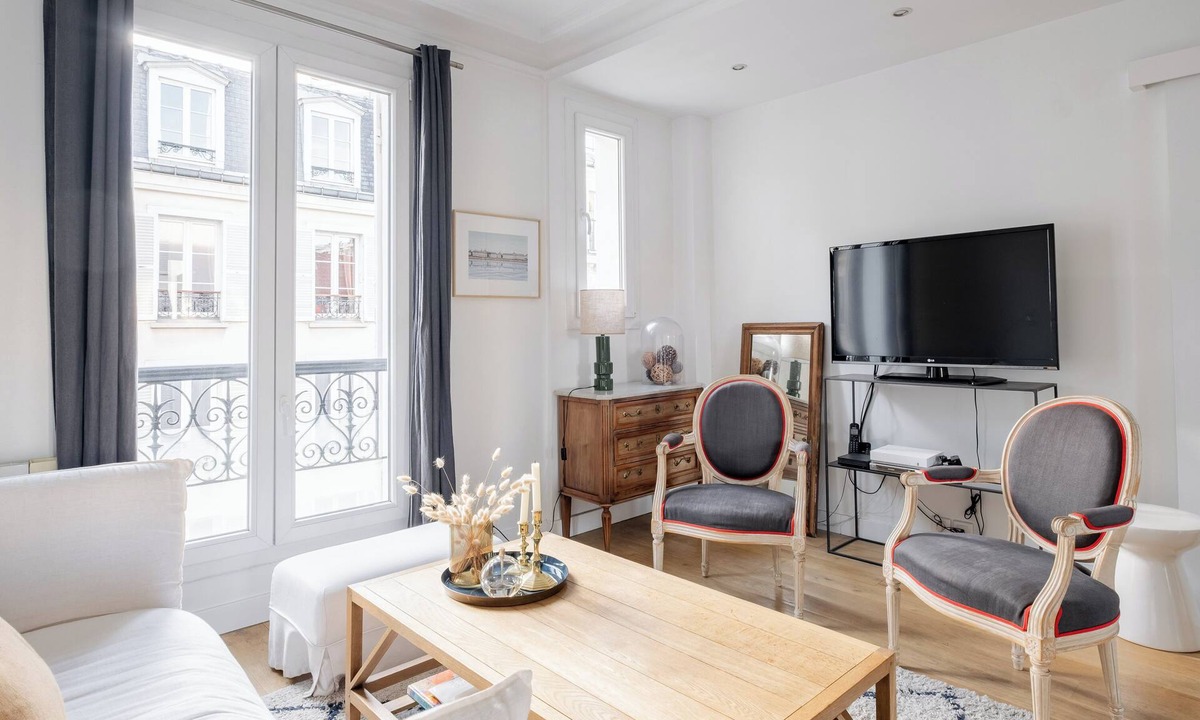 Epinettes Apartment | Cotton White, by Veeve
