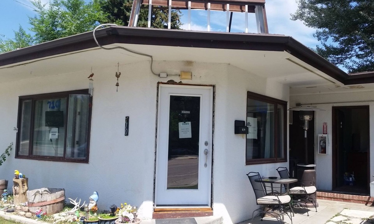 Basin Hotel | Cottonwood Cottages