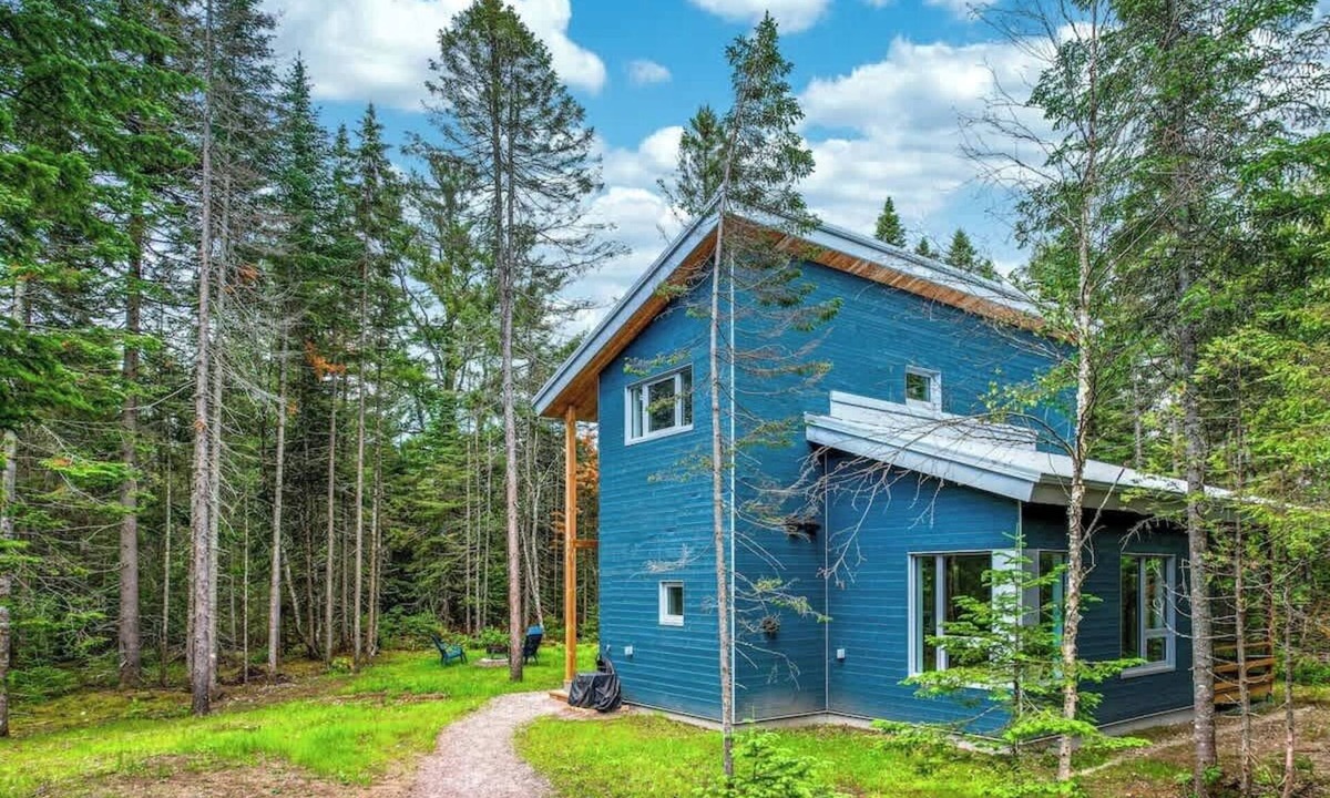 Sainte-Christine-d'Auvergne Ski Chalet | Country Comfort | Woods & River | La Sittelle