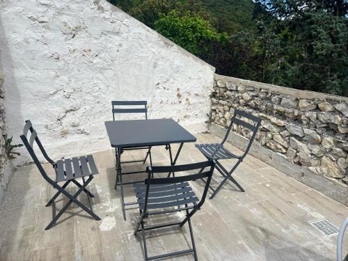 Viviers Apartment | Couderc terrasse