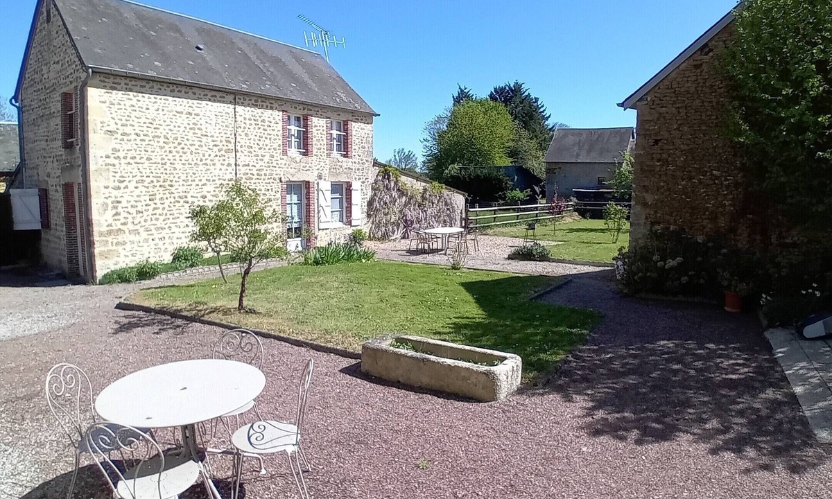 Sainte-Scolasse-sur-Sarthe House | Country House with Private Terrace, Garden and Wi-Fi in Sainte-Scolasse-sur-Sarthe