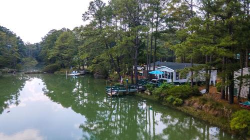 Birdsnest House | Counting Corks - Waterfront, Pet friendly, private dock!