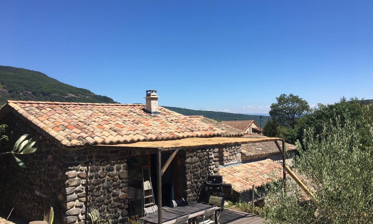Saint-Martin-le-Superieur House | Country house with terrace, gardens and fields!
