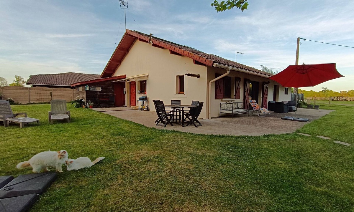 Saint-Vincent-de-Tyrosse House | Country house near the ocean