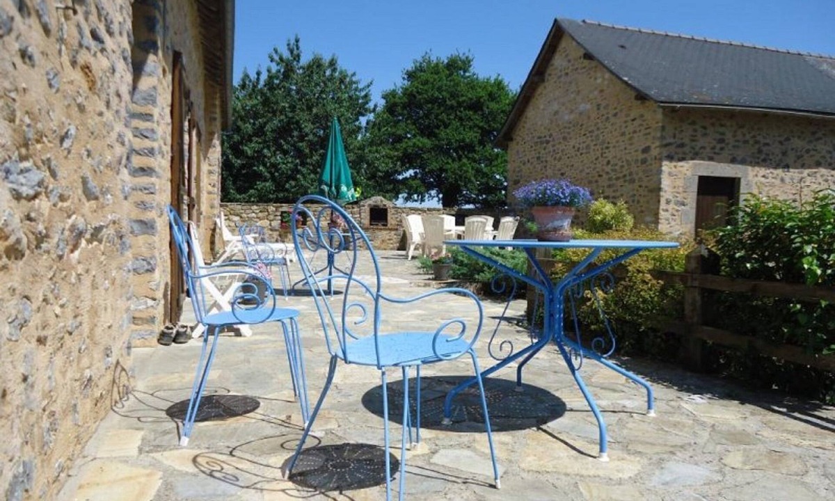 Saint-Denis-du-Maine House | COUNTRY BED AND BREAKFAST 2