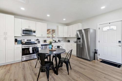 Loomis House | Country Charmer Single Story Cottage Pet Friendly