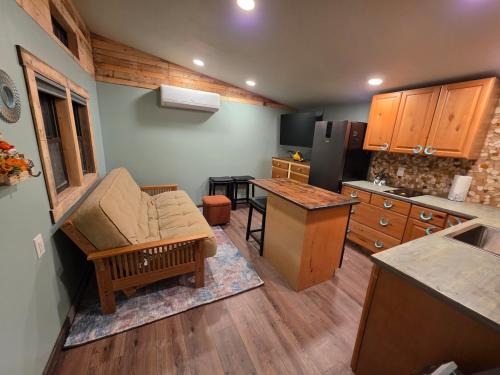 Athens Ski Chalet | country chic cottage