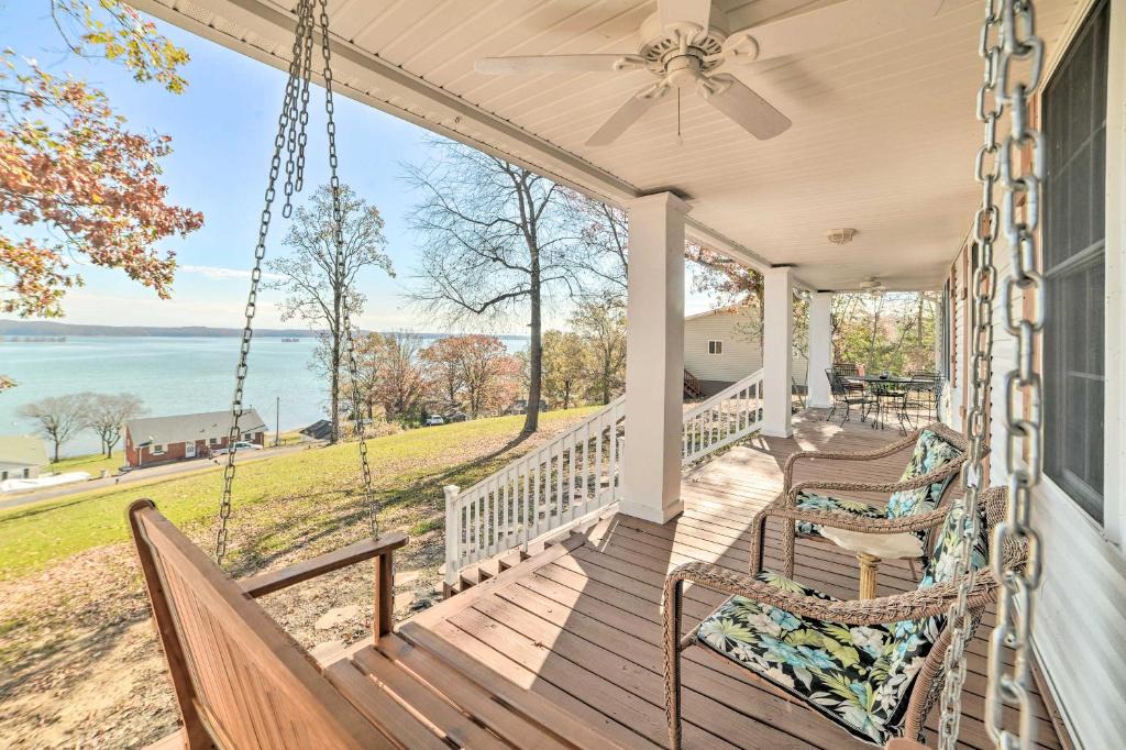 New Concord House | Country-Chic Home w/Fire Pit, Steps to Lake!