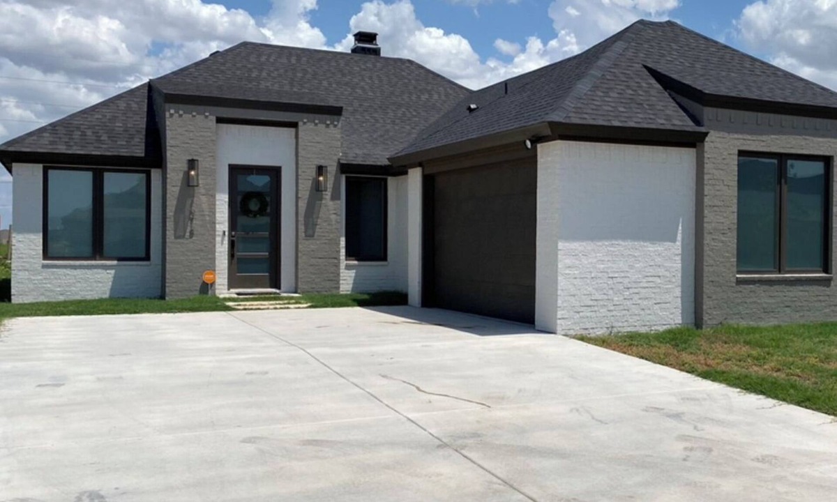 North by Northwest House | Country Chic only 10 minutes away from TTU. nPet friendly!