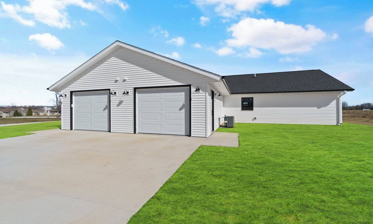 Washington County House | Country Club Cottages - 1701