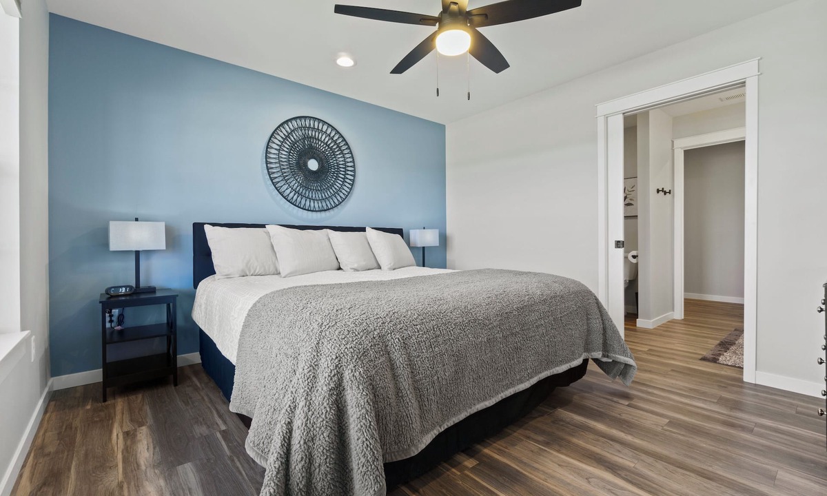 Washington County House | Country Club Cottages - 1703