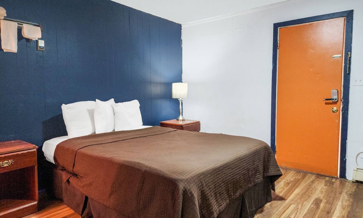 Colby Hotel | Country Club Inn