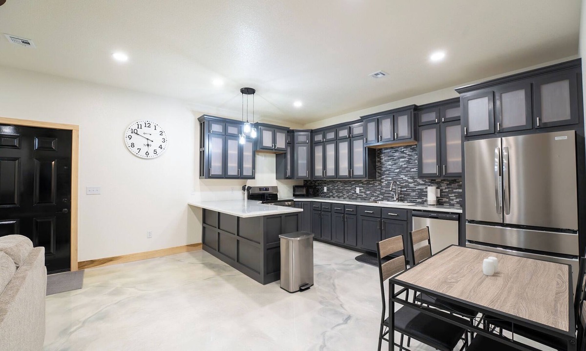 Crestline House | Country Condon 2-bedroom with AC in Carl Junction