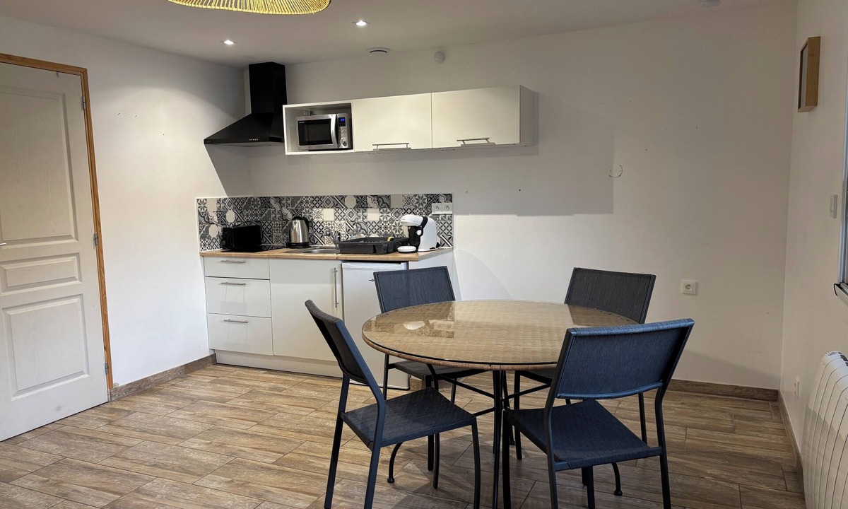 Cerans-Foulletourte Cottage | Country cottage