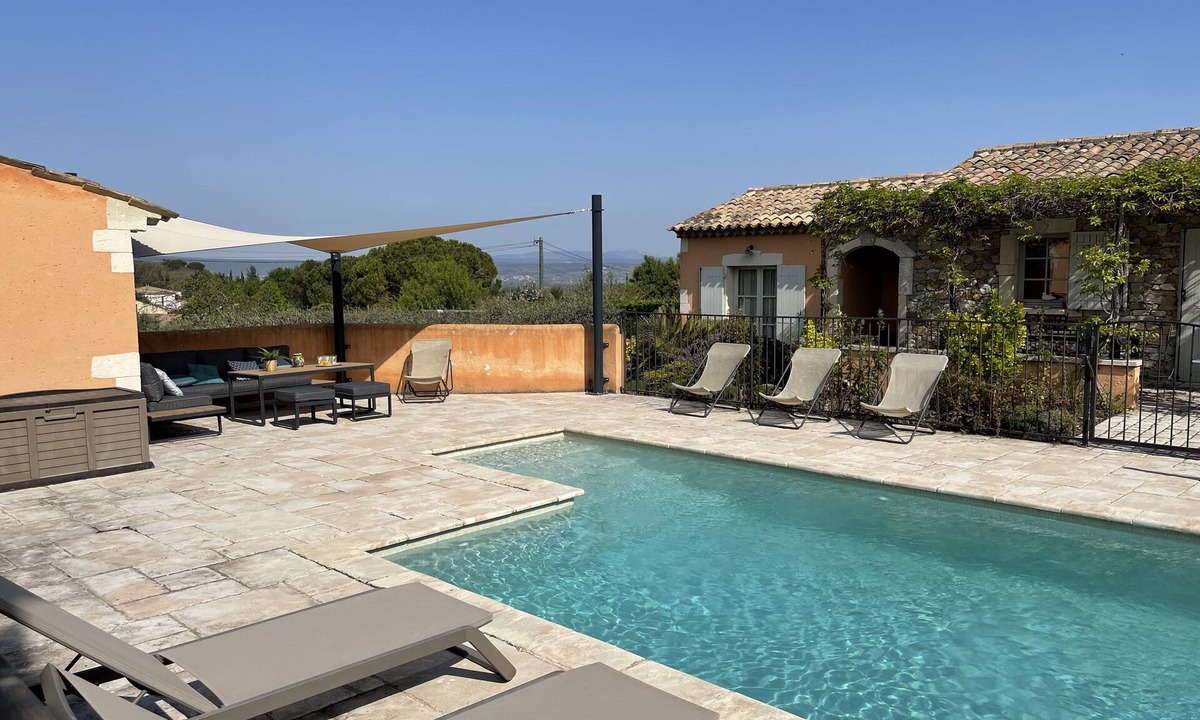 Pont-Saint-Esprit House | Country cottage with swimming pool, for 8 people, fully equipped