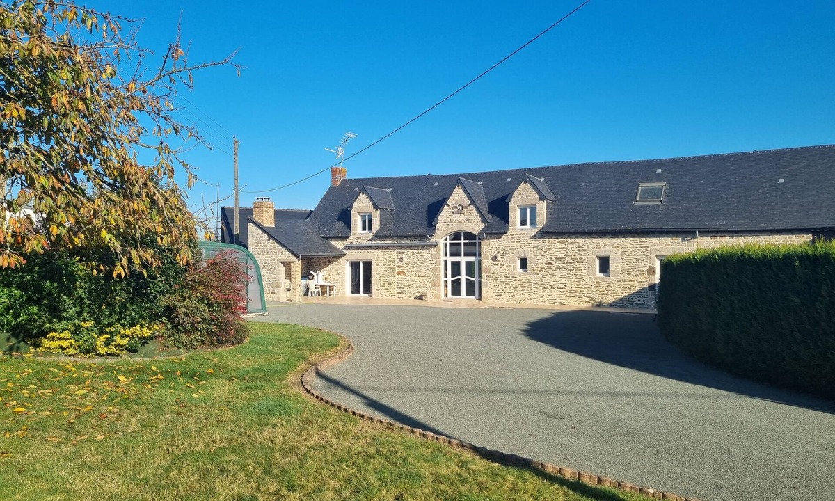 Mont-Saint-Jean Villa | country cottage with indoor pool and Jacuzzi for 14 people