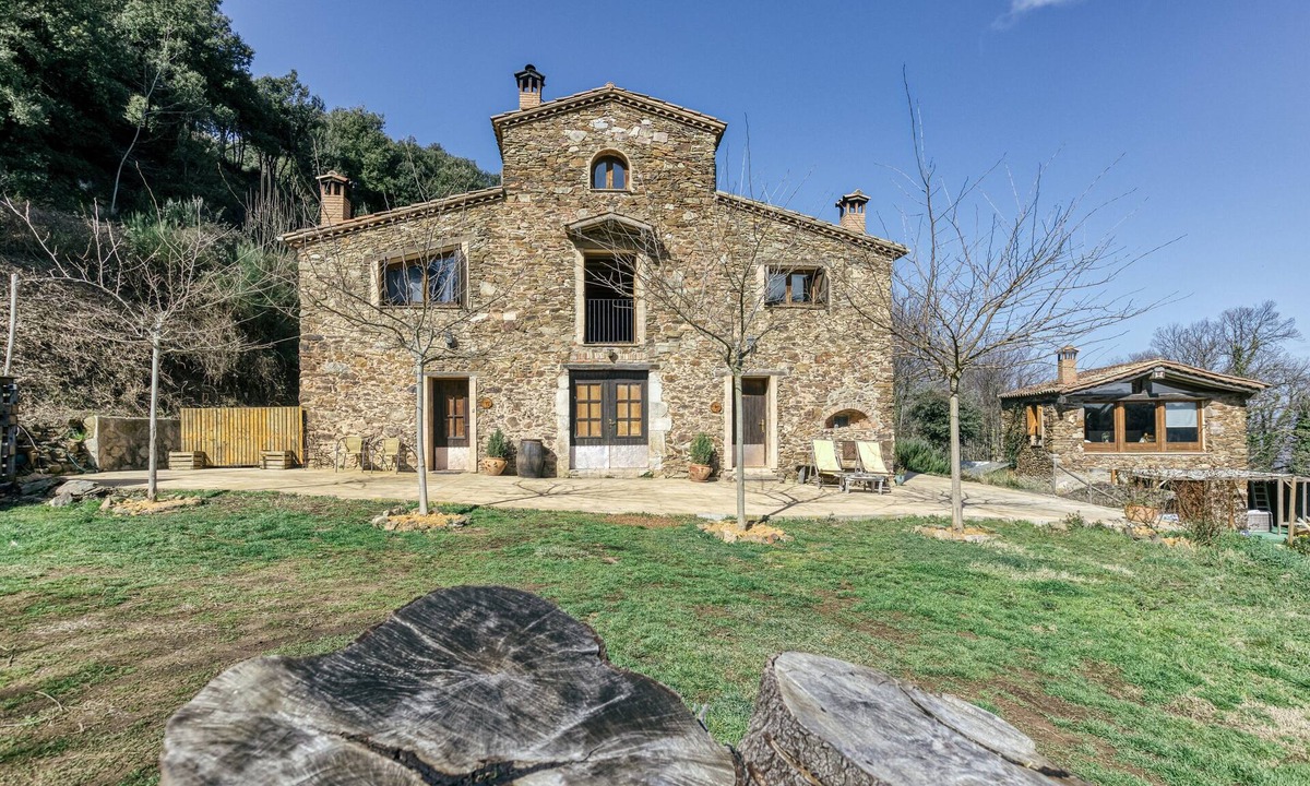 Susqueda Cottage | Country Cottage 'La Rústica' with Mountain Views, Shared Garden and Wi-Fi